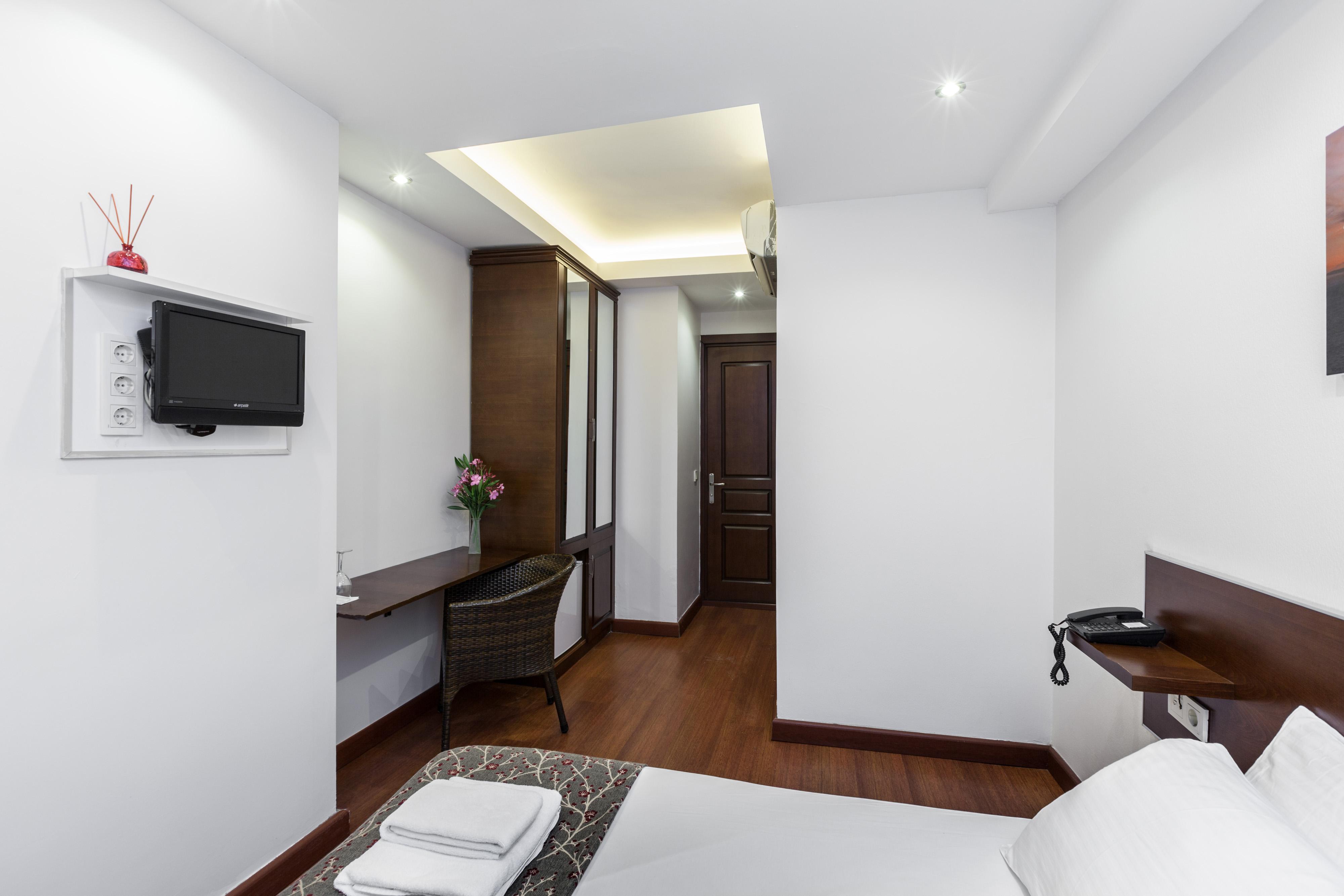 Buyukada Comfort Otel Adalar Zewnętrze zdjęcie